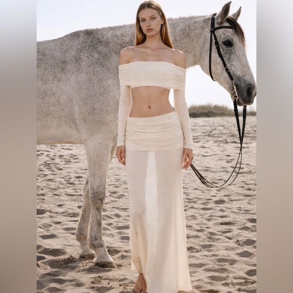 koir Dresses & Skirts - cream  Off-Shoulder top + skirt SET like helsa
